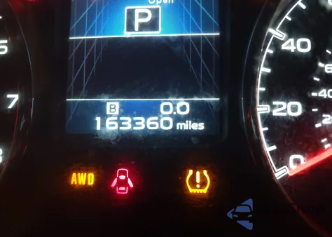 2014 Subaru Outback 2.5I Limited z USA, uszkodzony, nr VIN 4S4BRBPC1E3242596